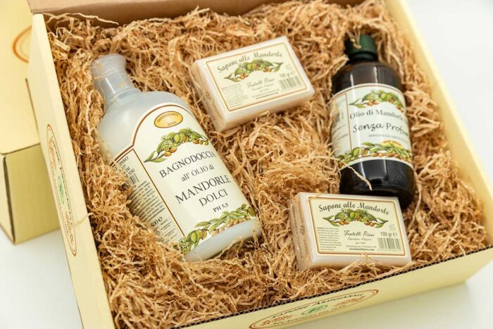 Cofanetto Olio Mandorle Bagno E Corpo